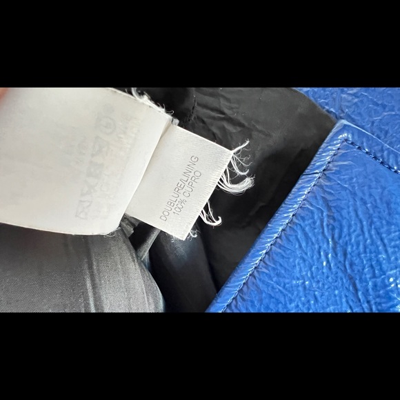 *SOLD* AUTH Courrège vinyl front slit mini skirt - Picture 8 of 8